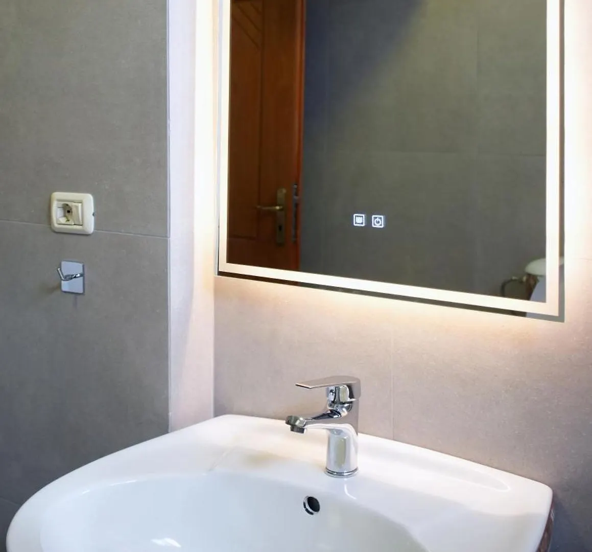 Melek Luxury Apartment Unit 15 Gjirokaster 0*,