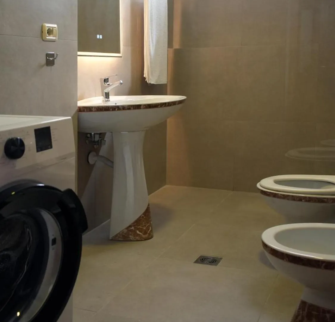 Melek Luxury Apartment Unit 15 Gjirokaster