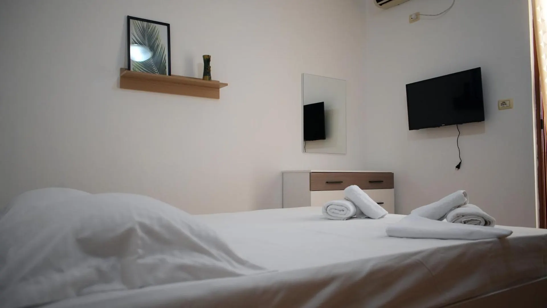 Melek Luxury Apartment Unit 15 Gjirokaster