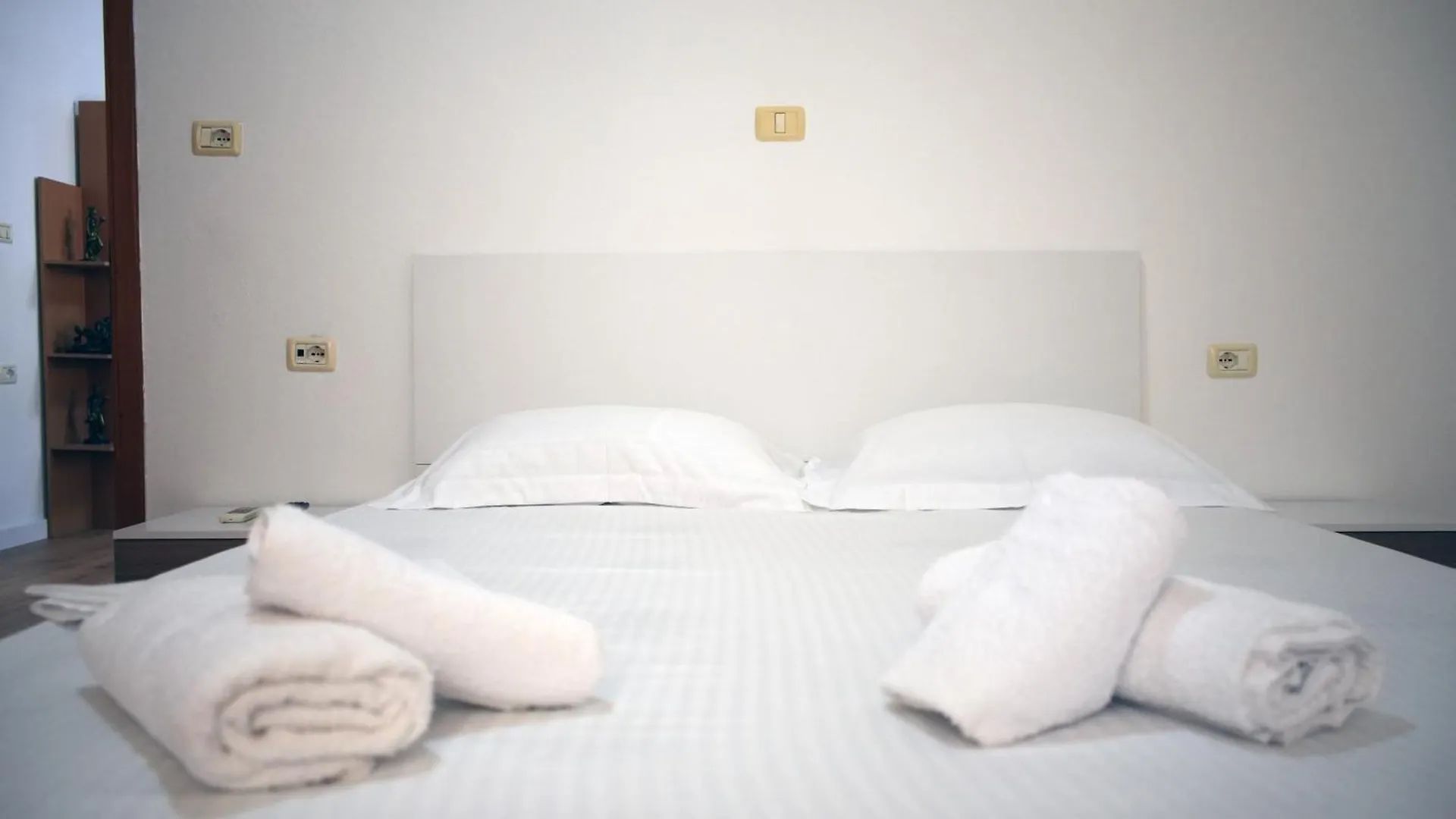Melek Luxury Apartment Unit 15 Gjirokaster 0*,