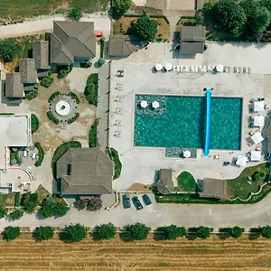 Kronos Village Lodge